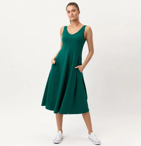 Zielone sukienki - czy warto na nie postawić